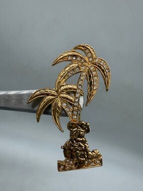 Disney Minnie Mouse Palm Tree w/ Rhinestones Gold Tone Pin / Brooch